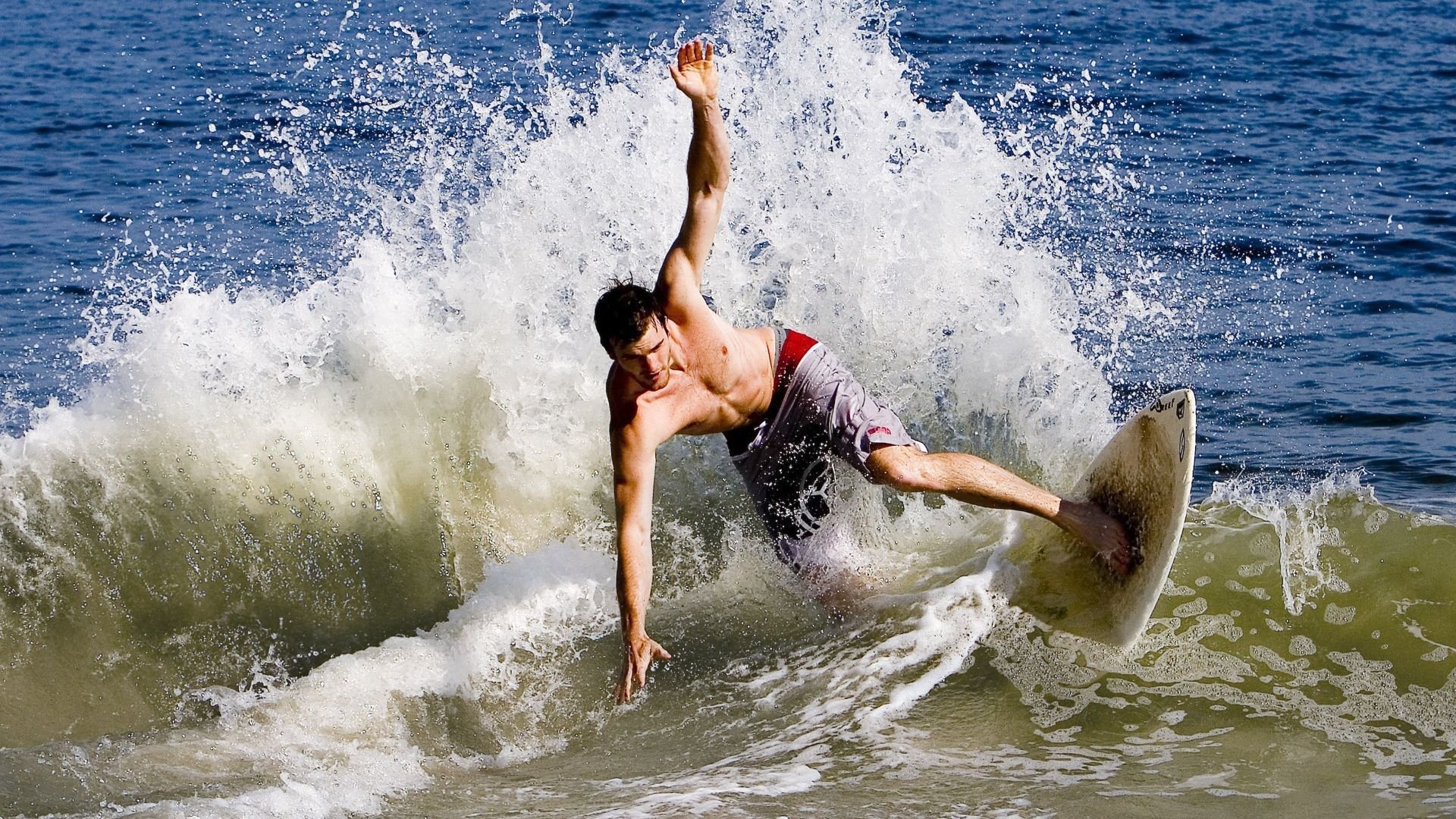 弗赖堡趁虚而入，淘汰了德国足协杯赛的对手，弗赖堡对拜仁慕尼黑