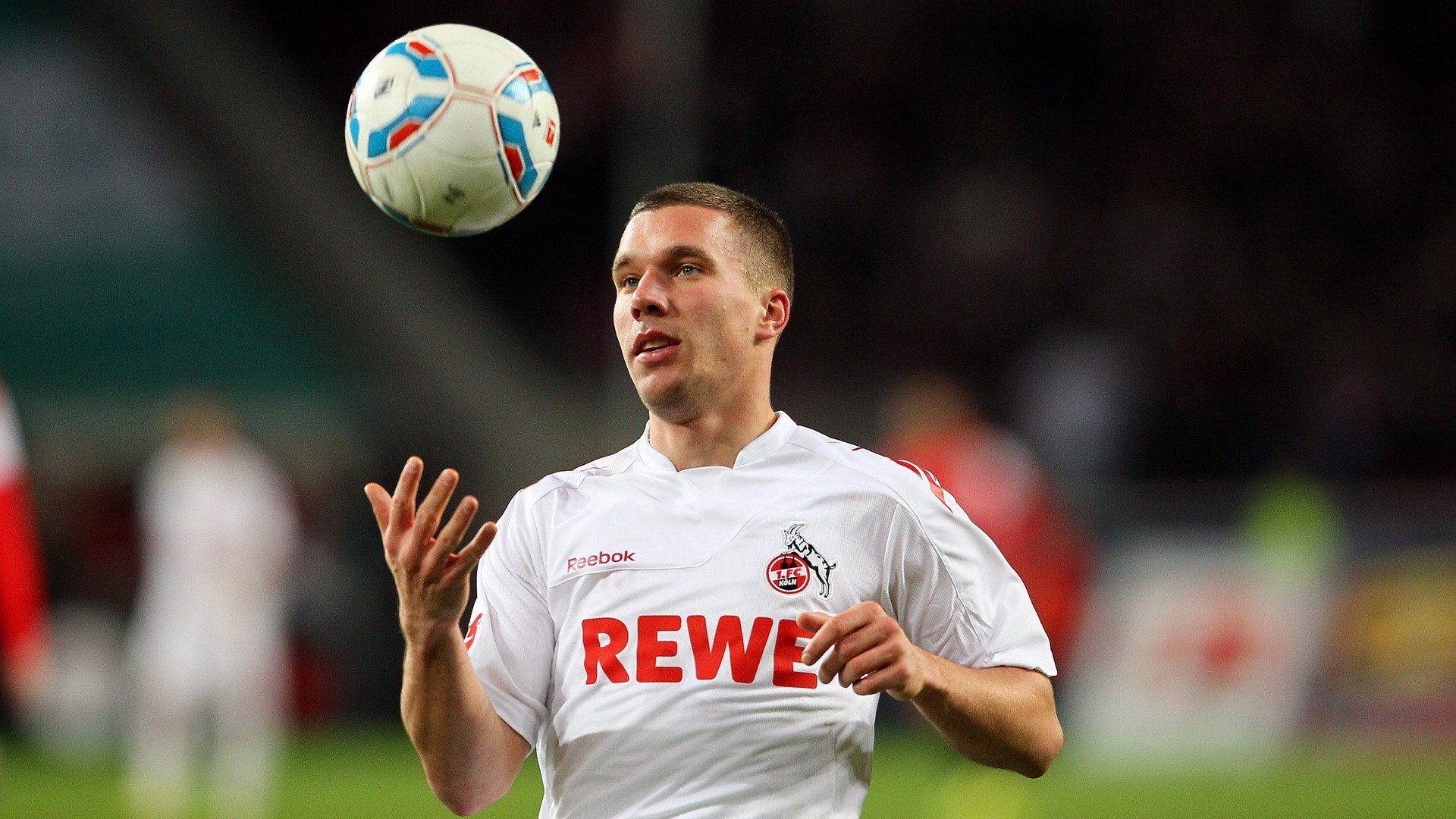 柏林赫塔决战法兰克福，欧冠之路险象环生，柏林赫塔对弗赖堡比分预测